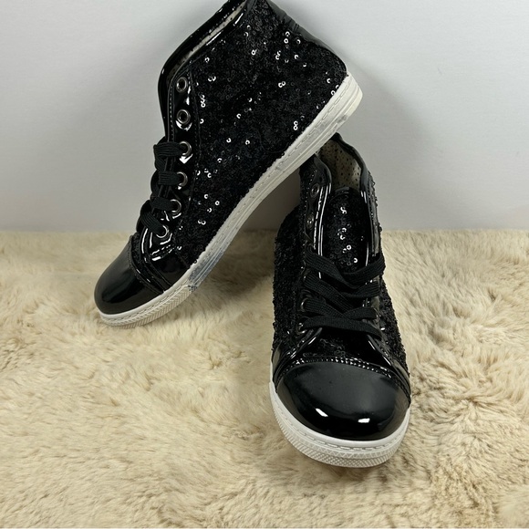 Black High-Top Sneakers with sequin‎ with patten leather toes - Picture 1 of 7